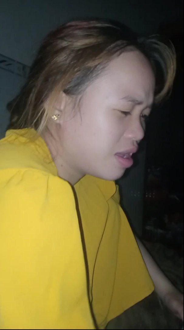 Lâu ngày gặp lại người yêu cũ: Anh hứa chỉ "nhìn" thôi