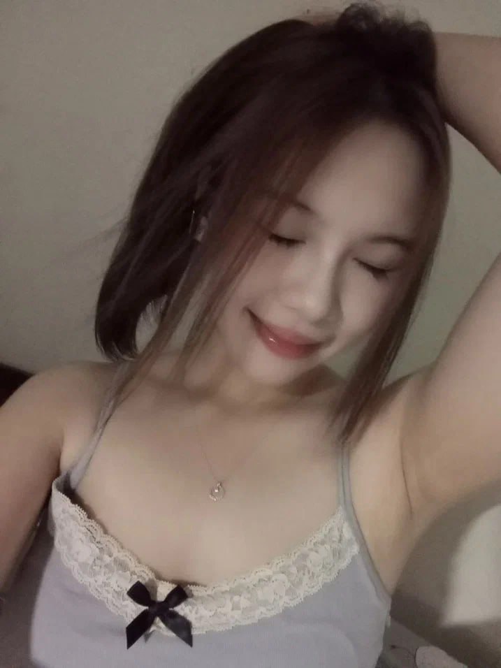 Mẹ kế PAWG cưỡi con cặc khổng lồ của con trai riêng