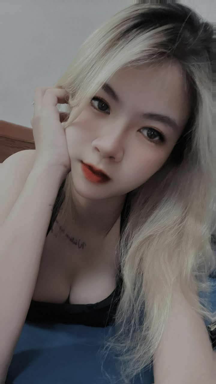 Bạn tình Tinder lần đầu gặp, cô ấy sẽ không xuống trừ khi tôi xuất tinh vào bên trong cô ấy